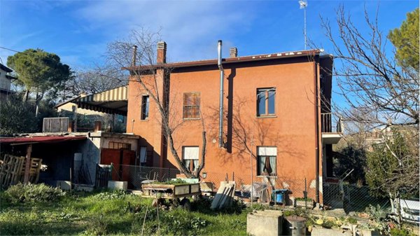 casa indipendente in vendita a Perugia in zona Prepo