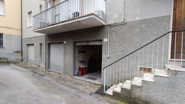 locale di sgombero in vendita a Perugia in zona Case Bruciate