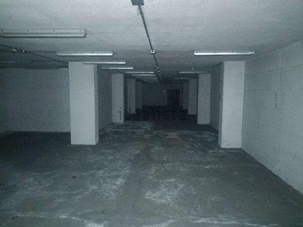 locale di sgombero in vendita a Perugia in zona XX Settembre