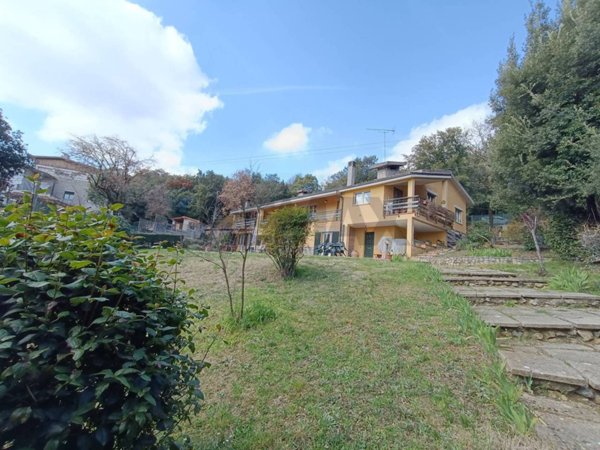 casa indipendente in vendita a Perugia in zona Ferro di Cavallo