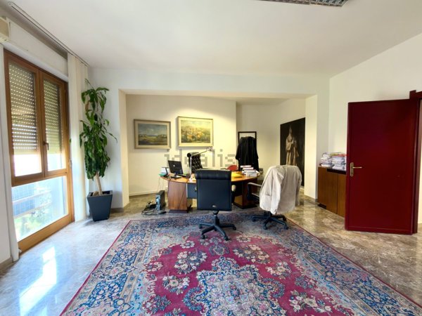 ufficio in vendita a Perugia in zona Case Bruciate