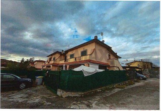 appartamento in vendita a Perugia in zona Colle Umberto I