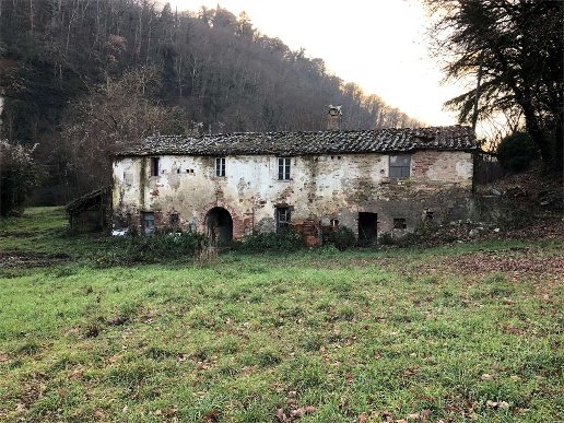 esavano in vendita a Perugia in zona Centro Città