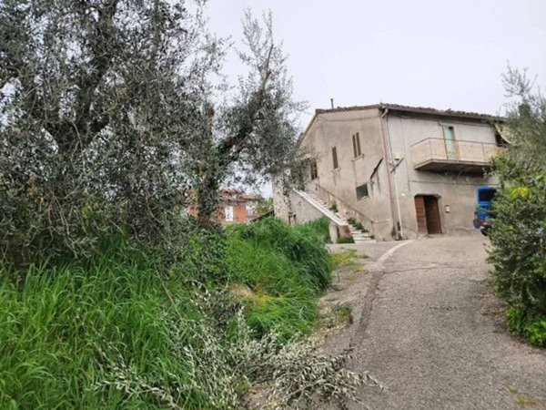 casa indipendente in vendita a Perugia in zona Villa Pitignano