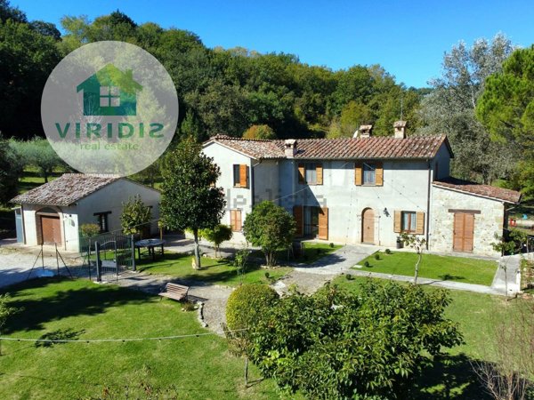 casa indipendente in vendita a Perugia in zona Centro Città