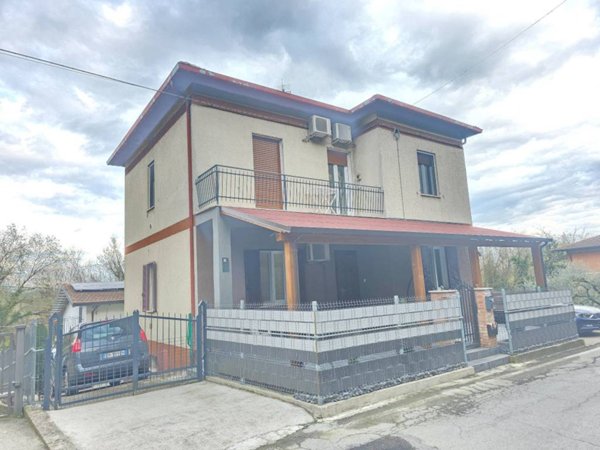 casa indipendente in vendita a Perugia in zona Pretola