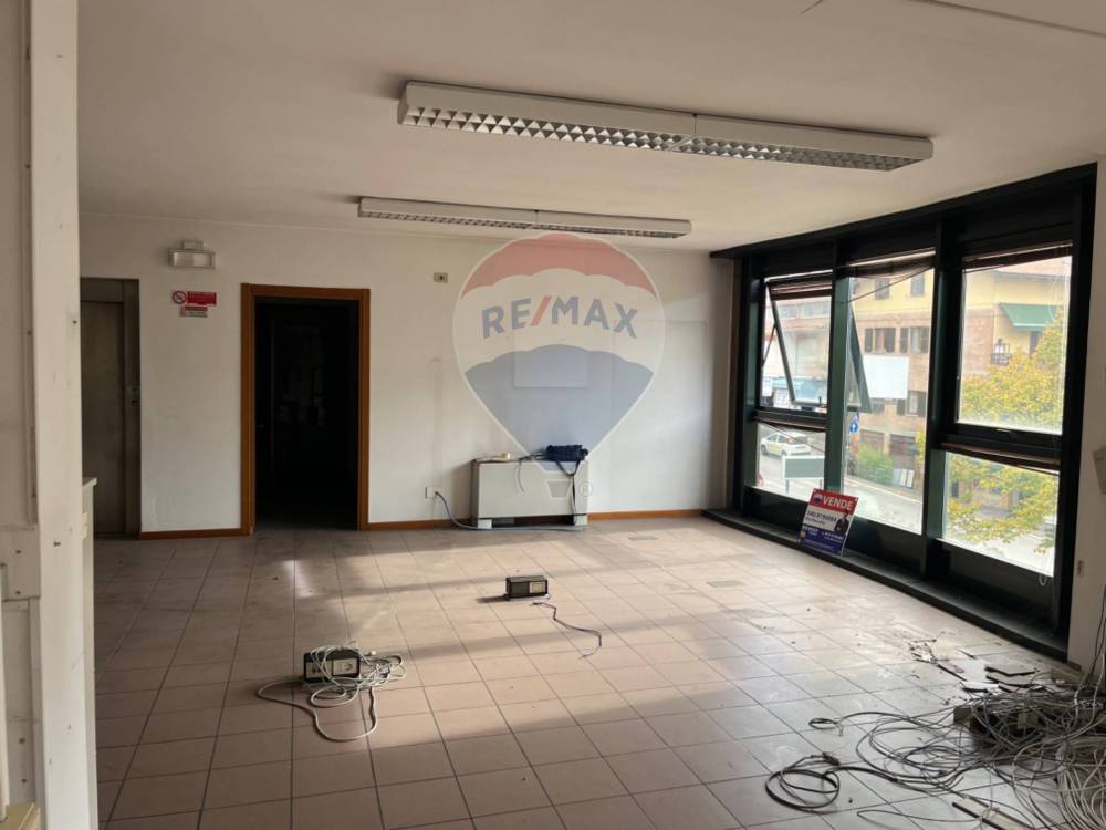 ufficio in vendita a Perugia in zona Prepo