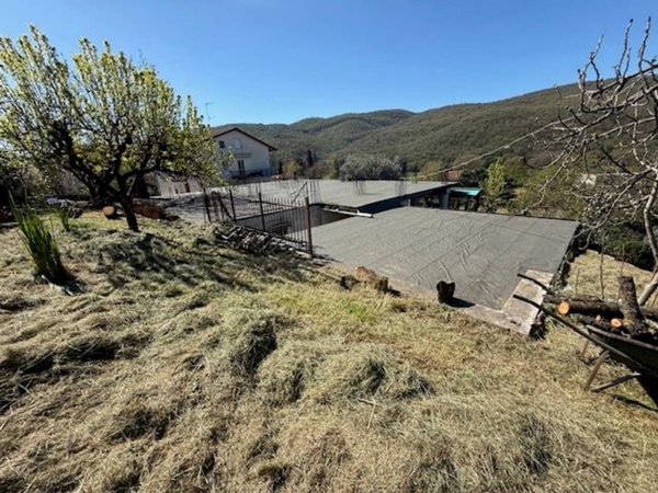 negozio in vendita a Perugia in zona Canneto