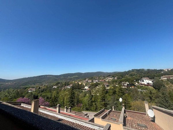 casa indipendente in vendita a Perugia in zona Santa Lucia