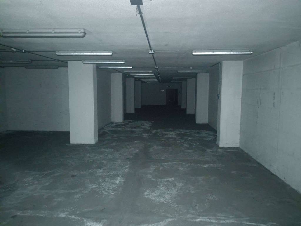 locale commerciale in vendita a Perugia in zona Stazione