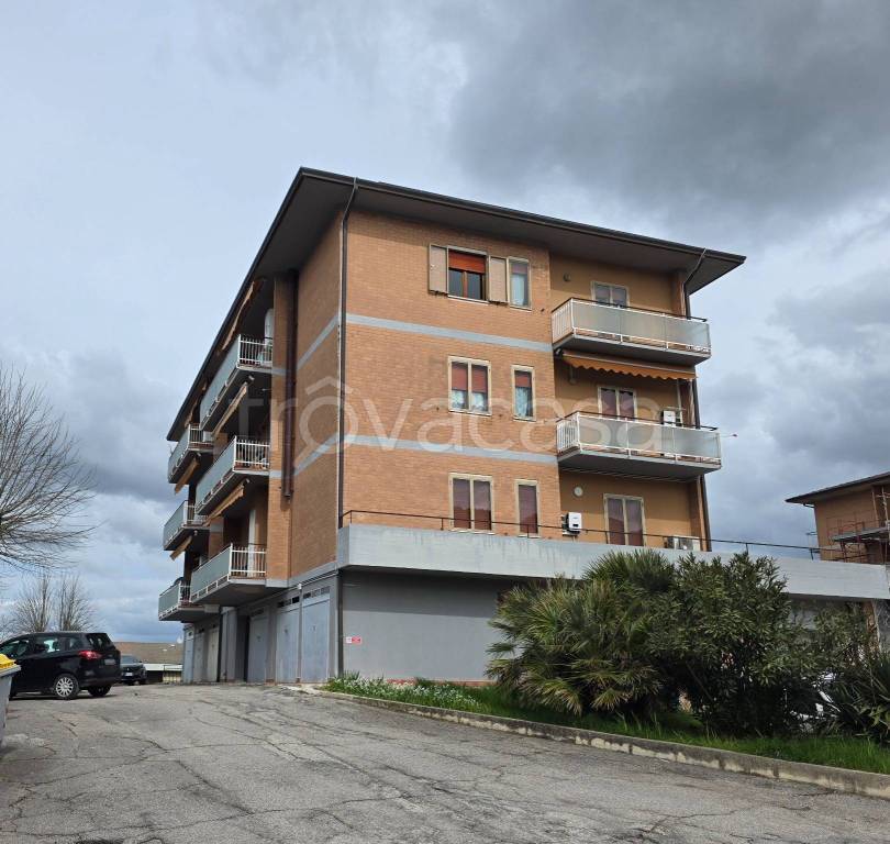 appartamento in vendita a Perugia in zona Lacugnano