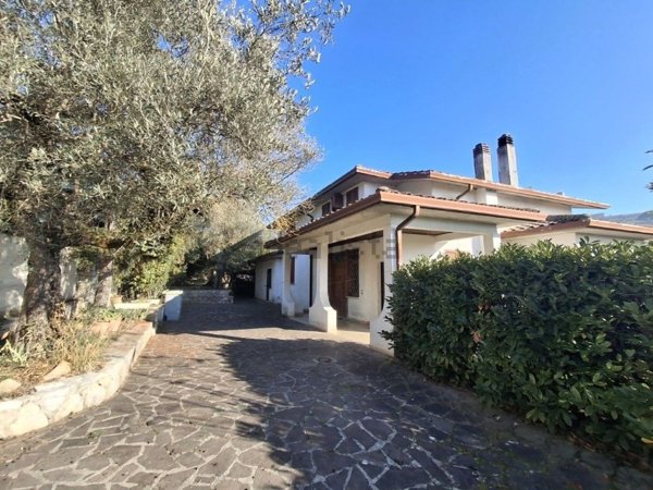 casa indipendente in vendita a Perugia