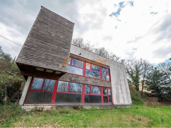 casa indipendente in vendita a Perugia in zona Casa del Diavolo