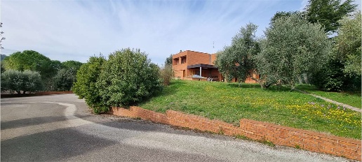 casa indipendente in vendita a Perugia in zona Ferro di Cavallo