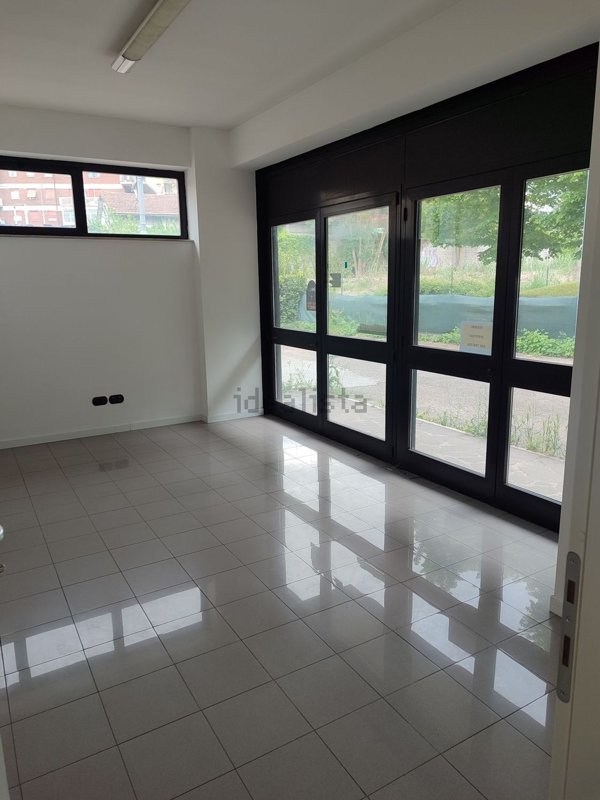 ufficio in vendita a Perugia in zona Madonna Alta