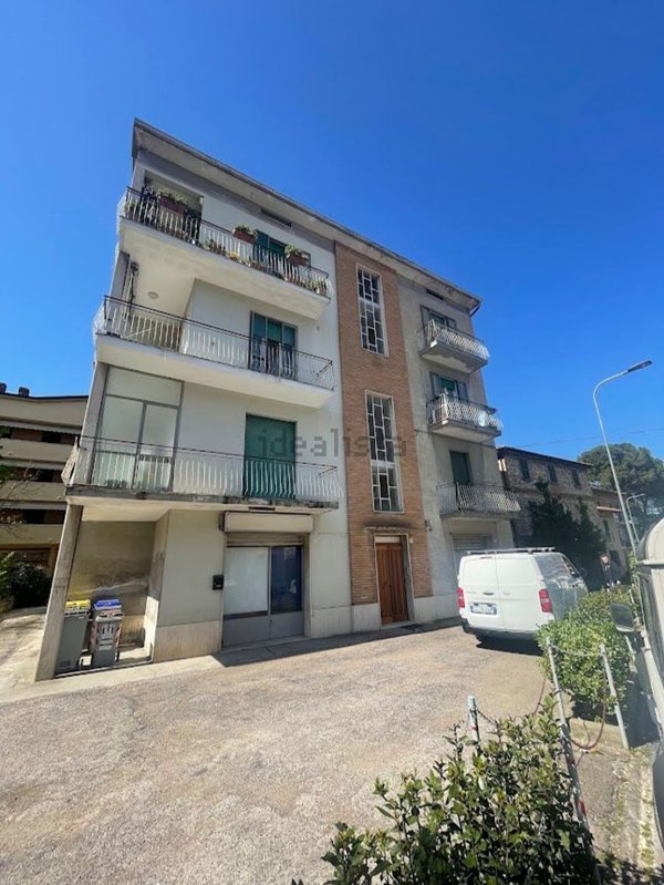 ufficio in vendita a Perugia in zona Madonna Alta