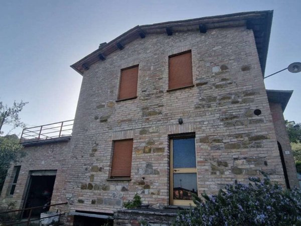 casa indipendente in vendita a Perugia in zona Montebello