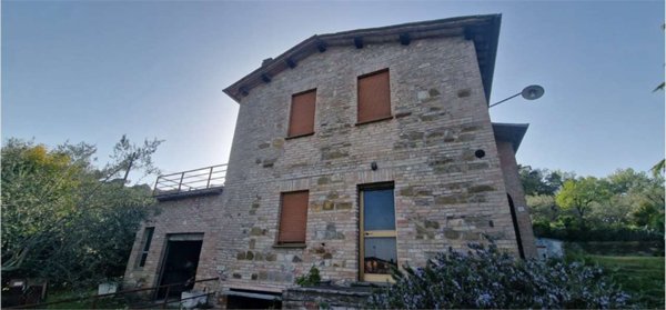 casa indipendente in vendita a Perugia in zona Centro Città