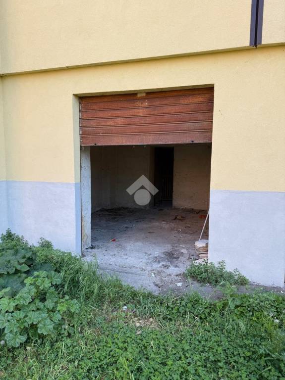 locale di sgombero in vendita a Perugia in zona Elce