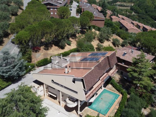 casa indipendente in vendita a Perugia in zona Centro Città