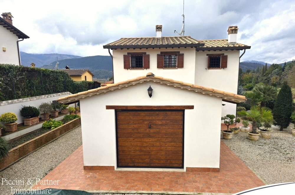 casa indipendente in vendita a Perugia in zona Solfagnano