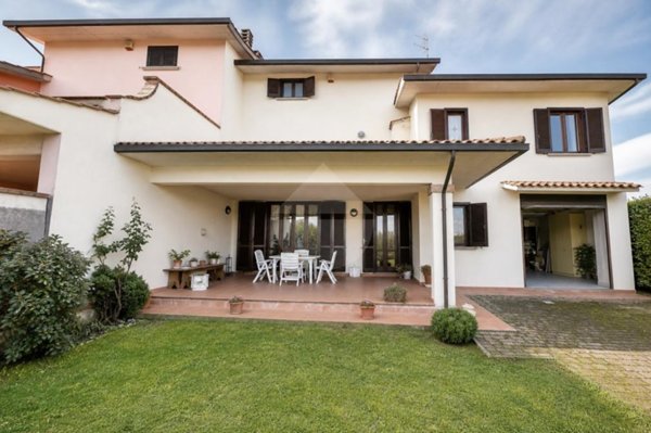 casa indipendente in vendita a Perugia in zona Villa Pitignano