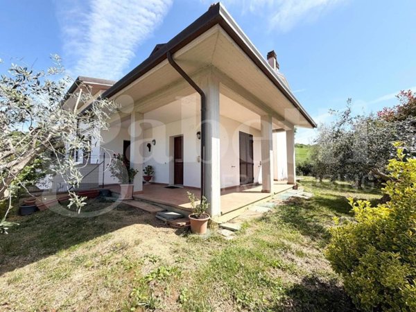 casa indipendente in vendita a Perugia in zona Canneto