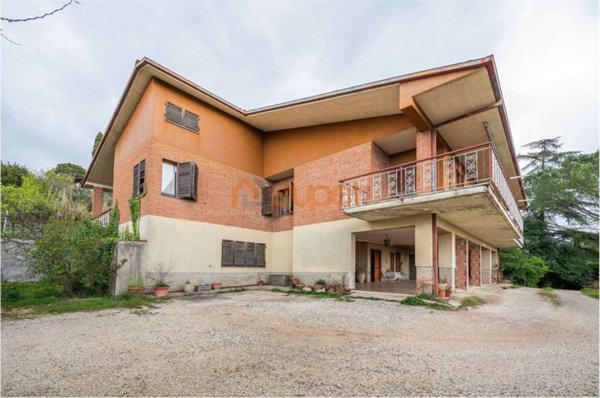 casa indipendente in vendita a Perugia in zona Ponte San Giovanni