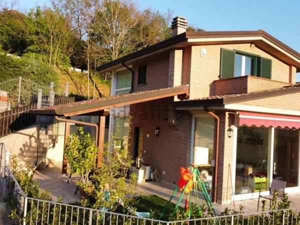 casa indipendente in vendita a Perugia in zona San Sisto