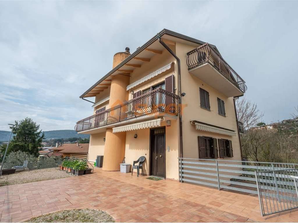 appartamento in vendita a Perugia in zona Ferro di Cavallo