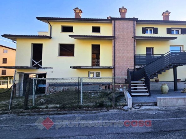 casa indipendente in vendita a Perugia in zona Villa Pitignano