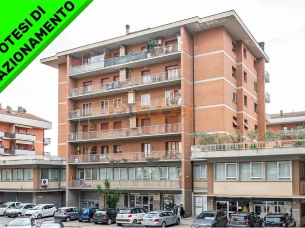 ufficio in vendita a Perugia in zona Ferro di Cavallo