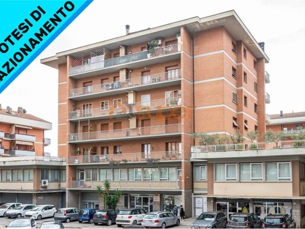 ufficio in vendita a Perugia in zona Ferro di Cavallo