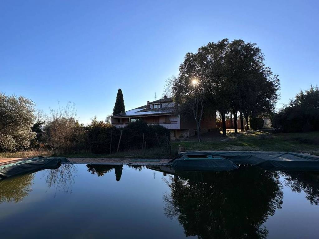 casa indipendente in vendita a Perugia in zona Centro Città