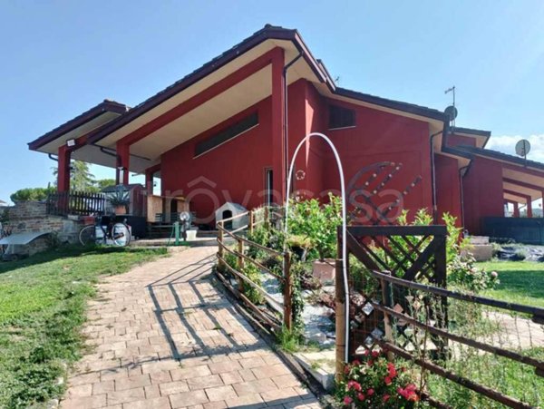 casa indipendente in vendita a Perugia in zona Mugnano
