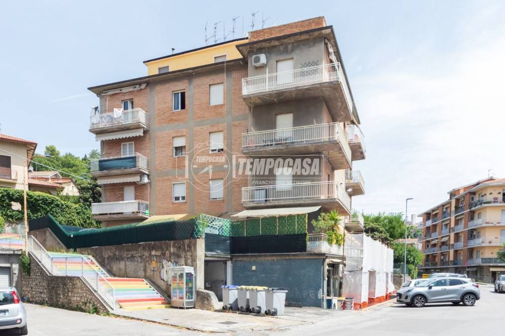 appartamento in vendita a Perugia in zona Santa Lucia