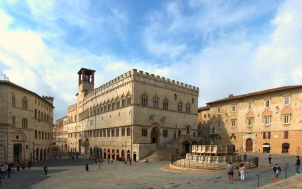 locale commerciale in vendita a Perugia in zona Centro Città