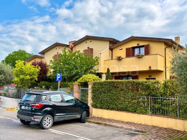 casa indipendente in vendita a Perugia in zona Fontignano