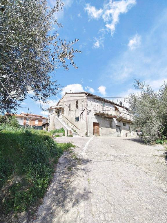 casa indipendente in vendita a Perugia in zona Villa Pitignano