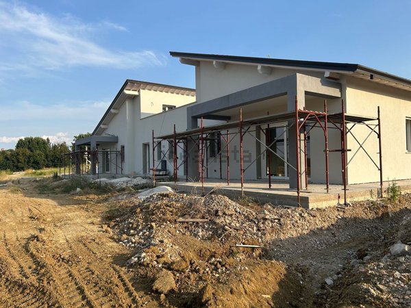 casa indipendente in vendita a Perugia in zona Pila