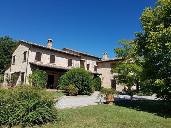 casa indipendente in vendita a Perugia in zona Montebello