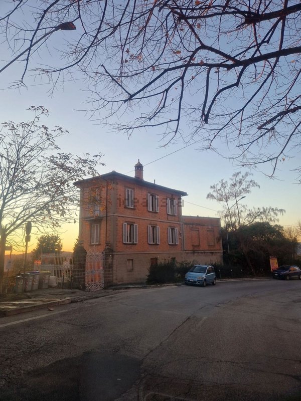 casa indipendente in vendita a Perugia in zona XX Settembre