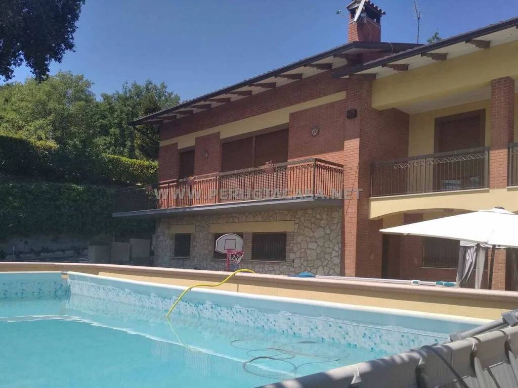 casa indipendente in vendita a Perugia in zona Ponte Valleceppi