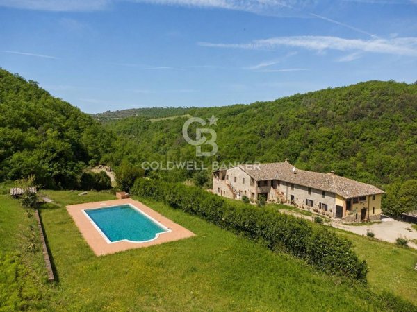 casale in vendita a Perugia