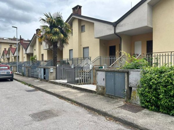 casa indipendente in vendita a Perugia in zona Ponte San Giovanni