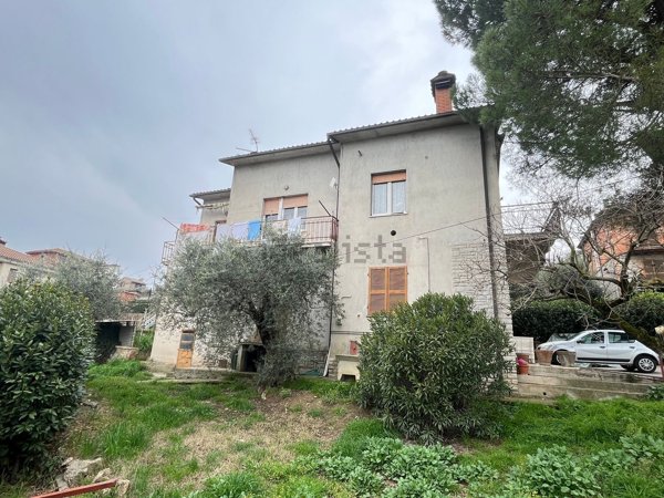 casa indipendente in vendita a Perugia