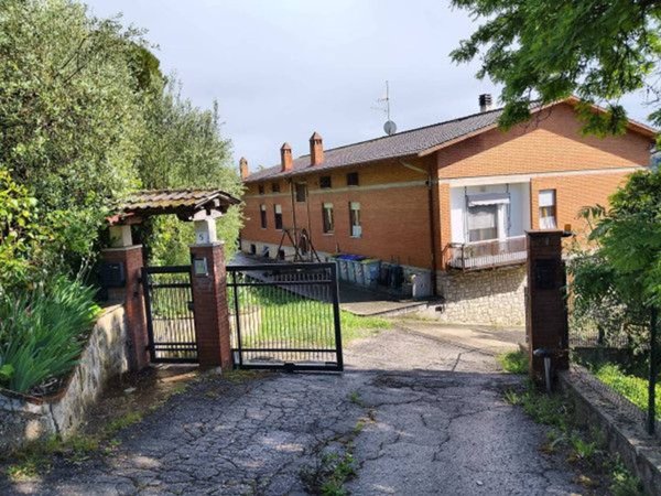 casa indipendente in vendita a Perugia in zona Montelaguardia