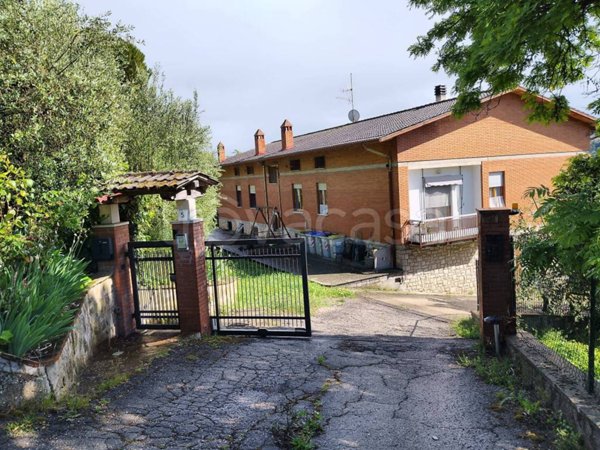 casa indipendente in vendita a Perugia in zona Montelaguardia