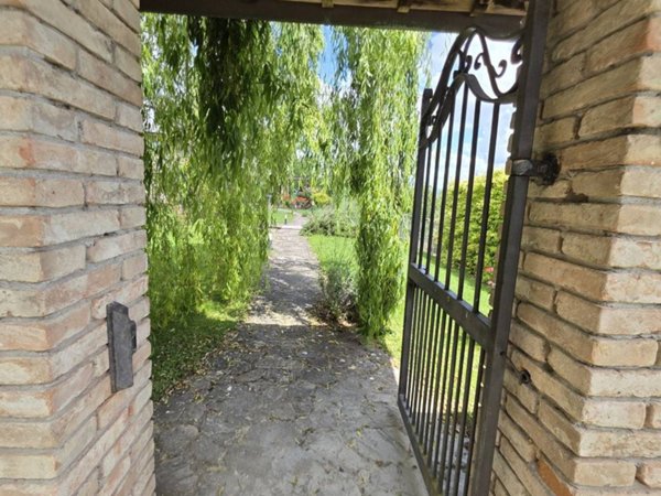 casa indipendente in vendita a Perugia in zona Villa Pitignano