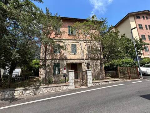 intera palazzina in vendita a Perugia in zona Prepo